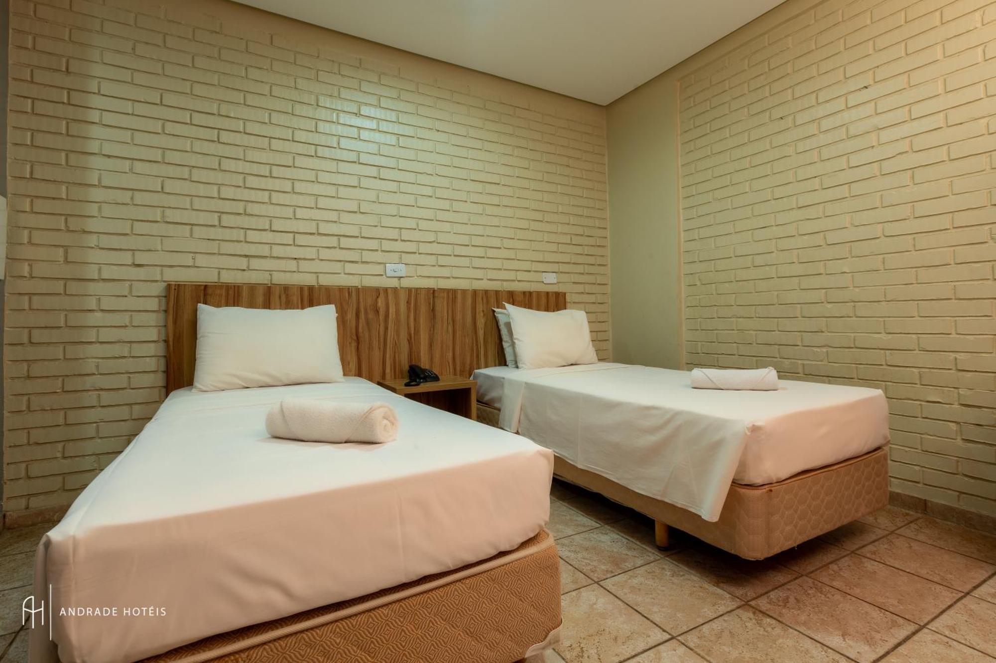 Rede Andrade Goiania Centro Hotel Exterior photo