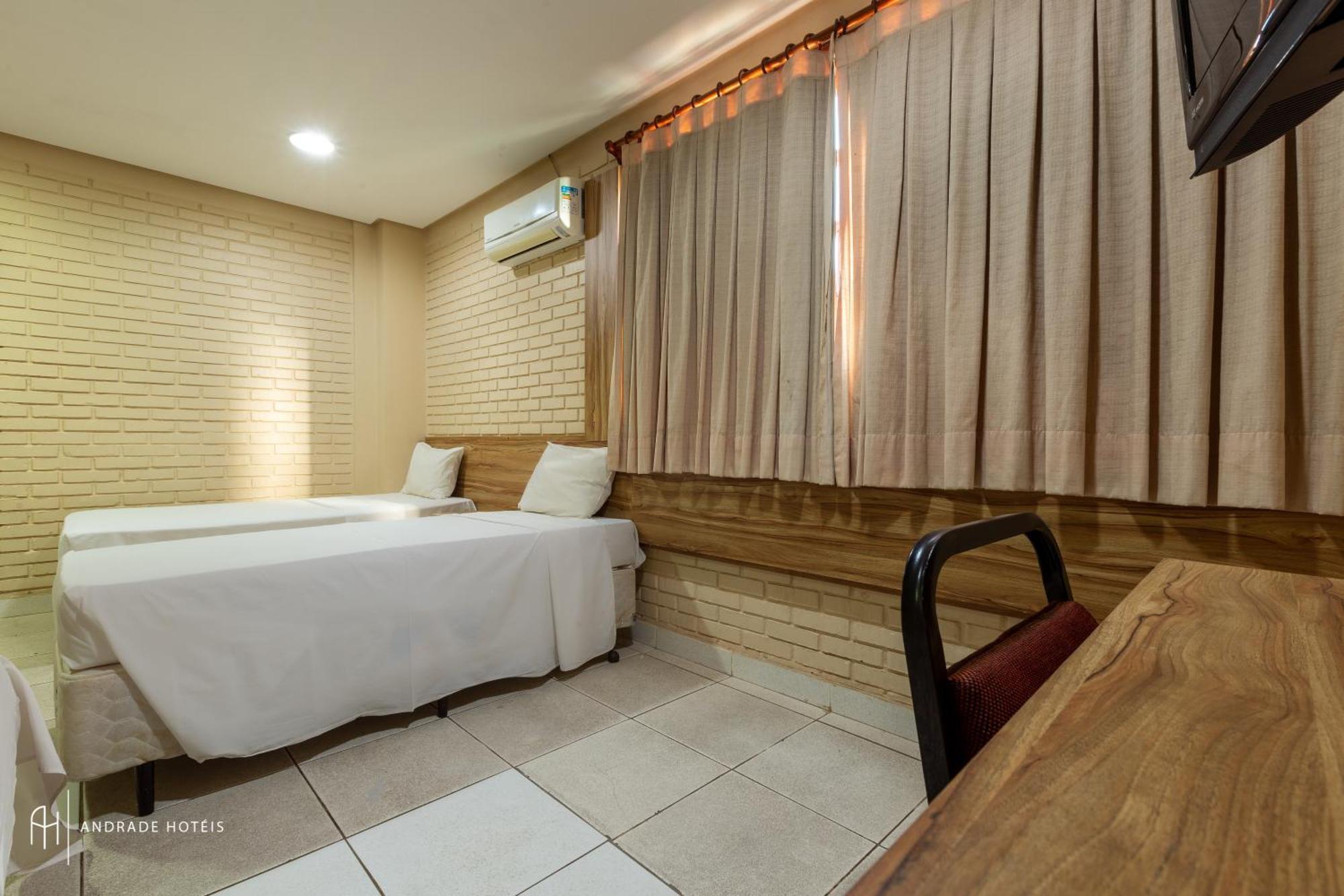 Rede Andrade Goiania Centro Hotel Exterior photo