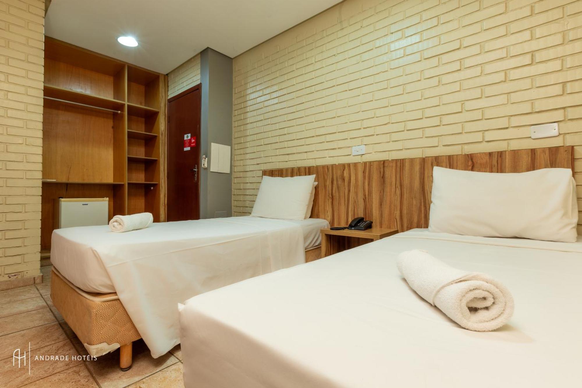 Rede Andrade Goiania Centro Hotel Exterior photo
